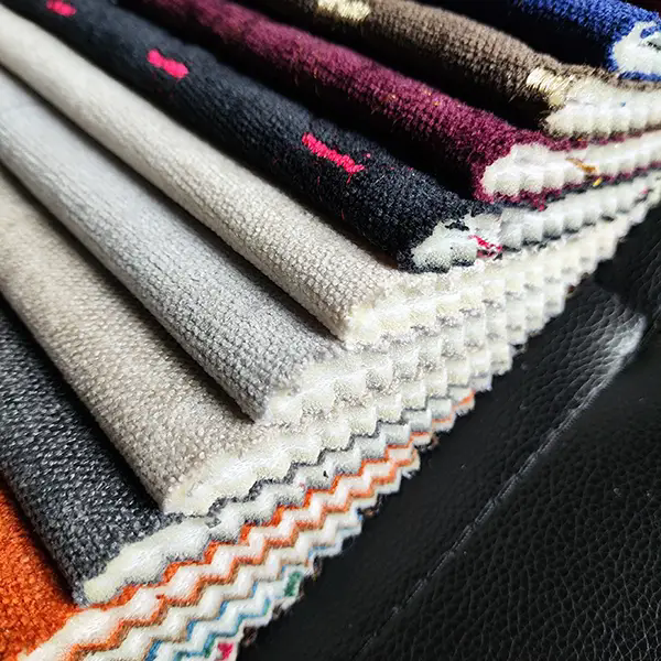 Wie werten Jacquard-Autostoffe den Innenraum von Fahrzeugen auf und prägen zukünftige Designtrends?